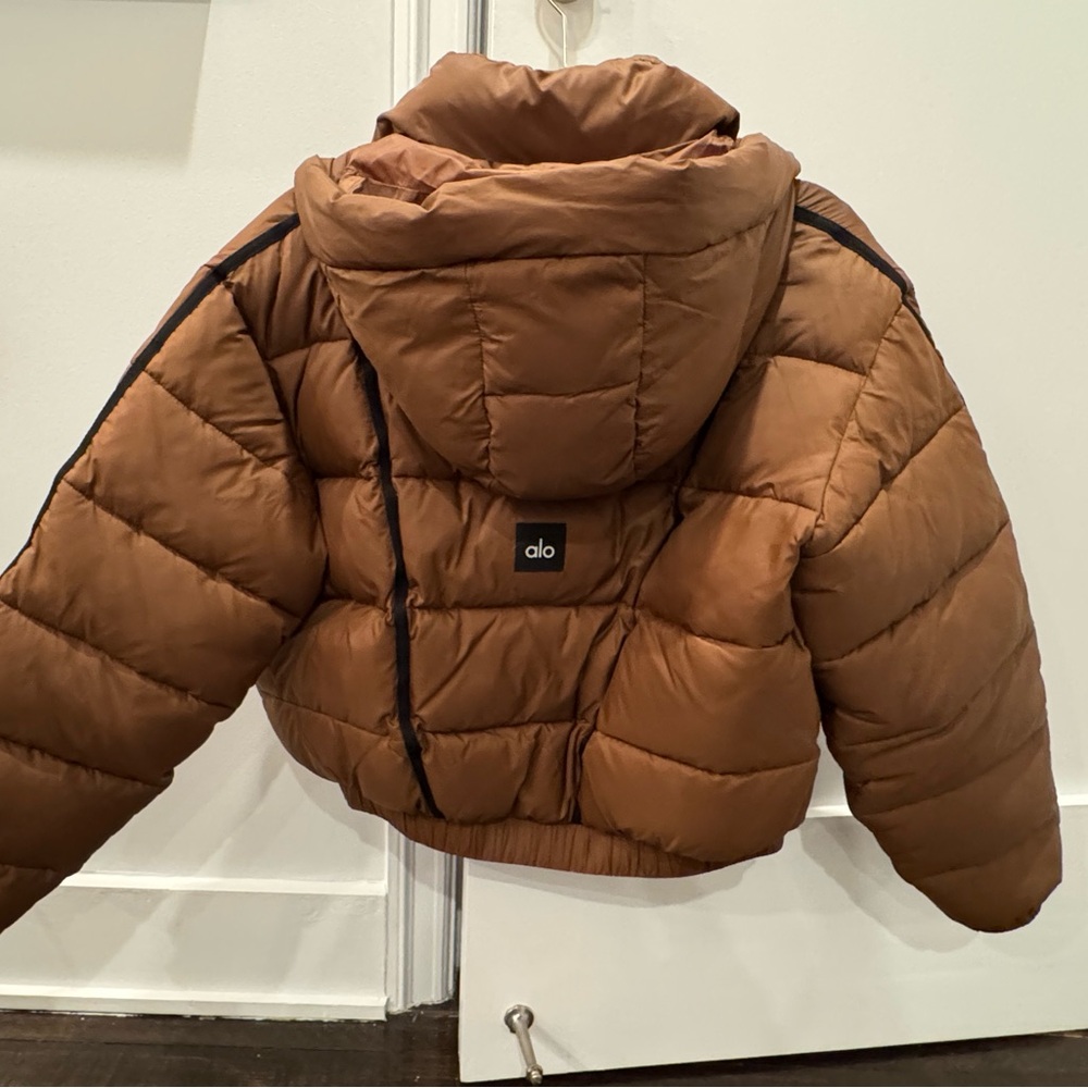 ALO Yoga Brown Quilted Puffer Jacket with Stand-Up Collar - Picture 7 of 10